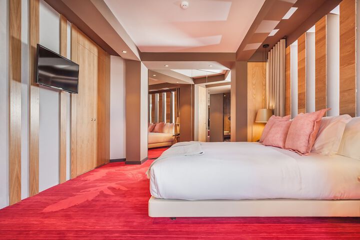 Room 14 of 64