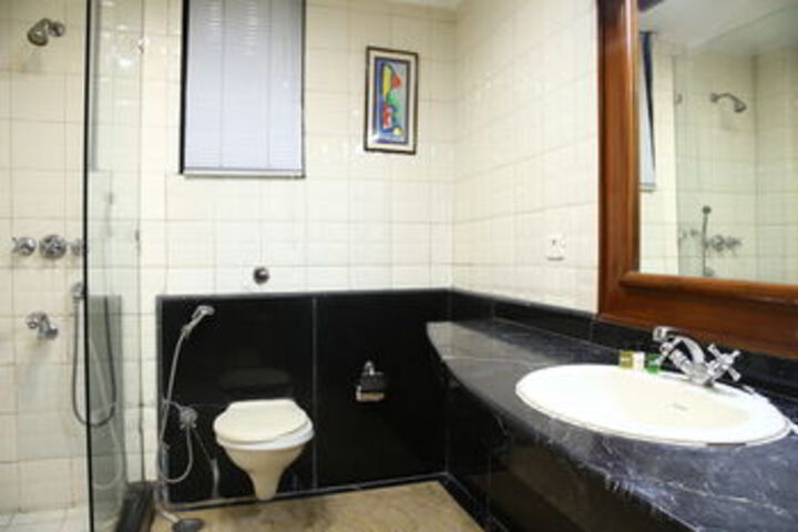 Room 3 of 21