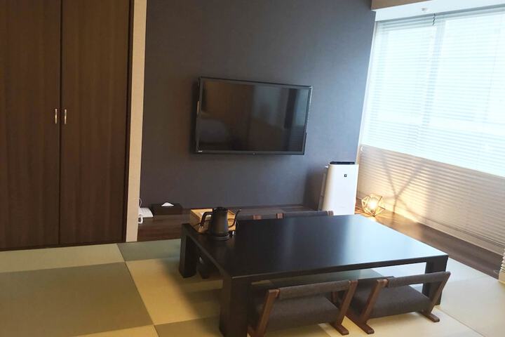 Room 14 of 18