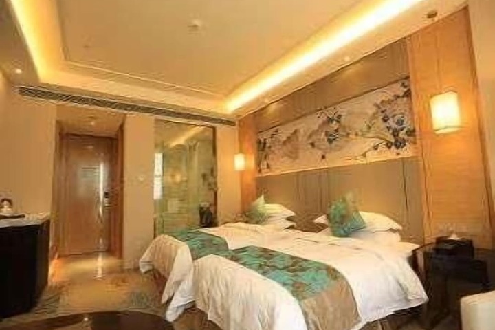 Room 32 of 70