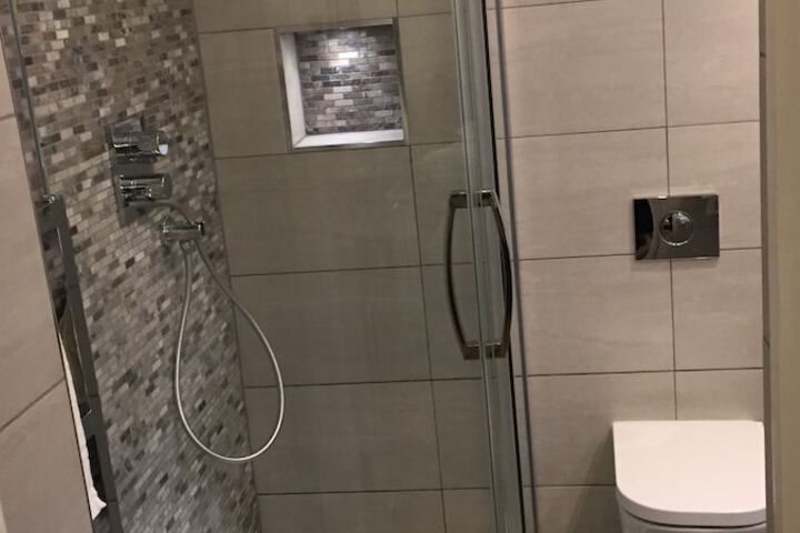 Room 32 of 60