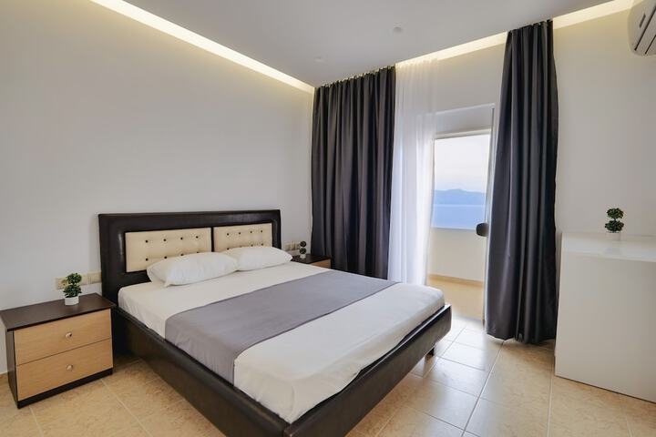 Room 4 of 22