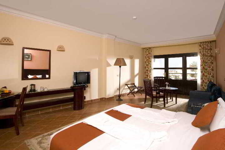 Room 5 of 8