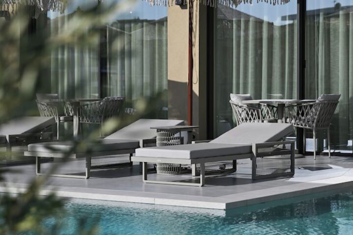 Pool 42 of 72