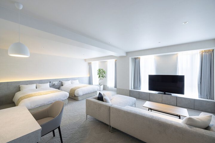 Room 3 of 114