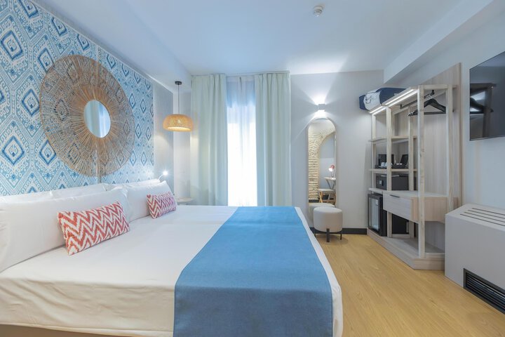 Room 25 of 48