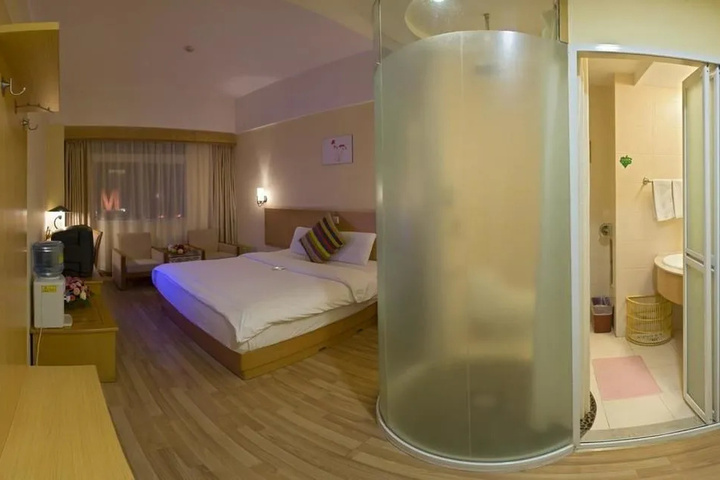 Room 5 of 23