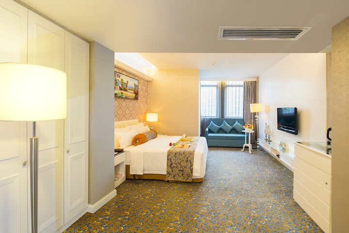 Room 14 of 47