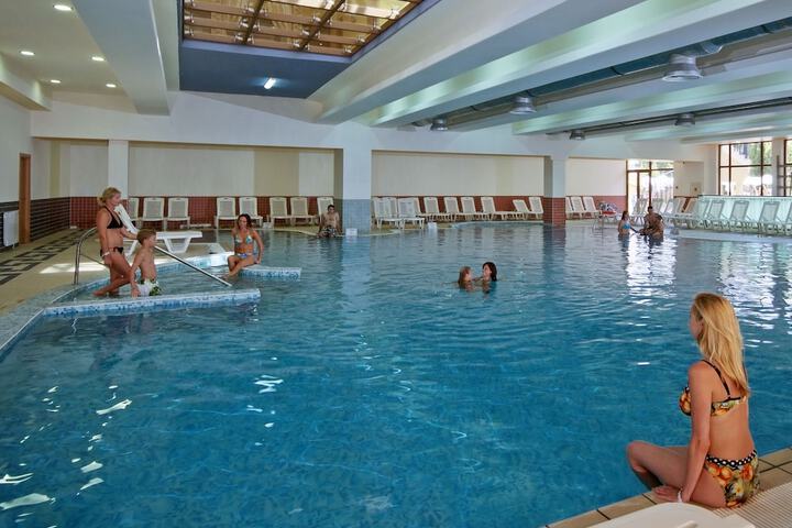 Hotel with Pool