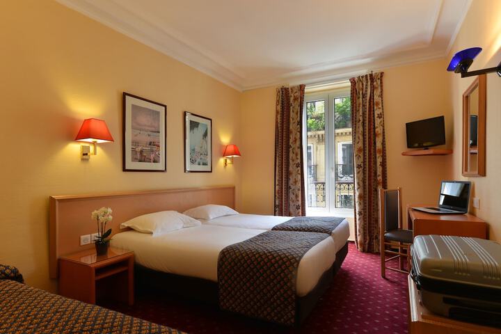 Room 8 of 38