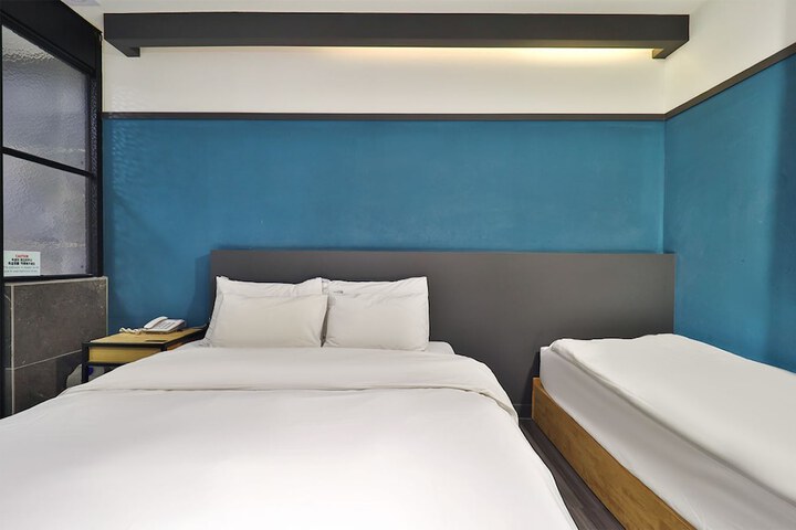 Room 7 of 19