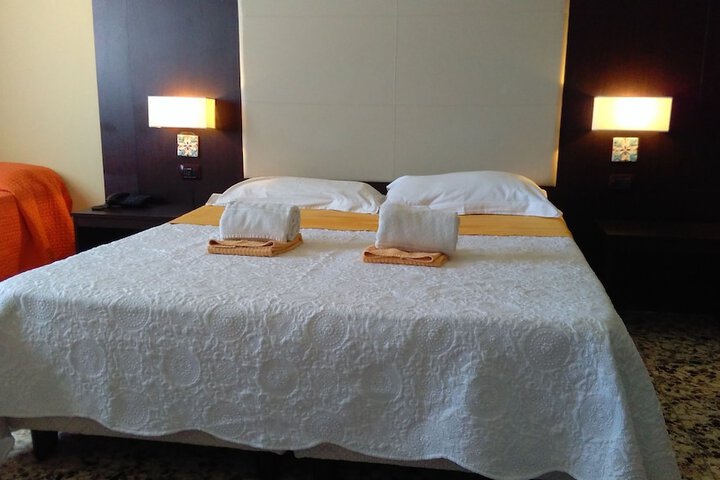 Room 7 of 38