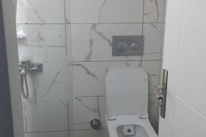Room 10 of 22
