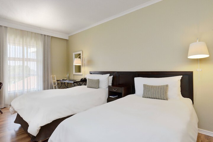 Room 4 of 30