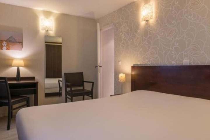 Room 14 of 35