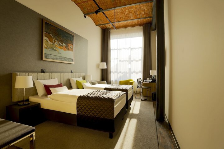 Room 9 of 64