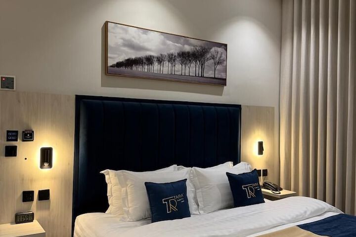 Room 15 of 38