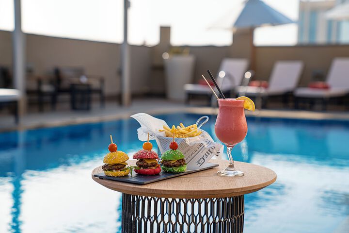 Hotel Pool
