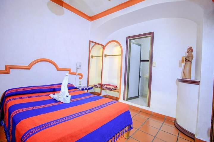 Room 10 of 36