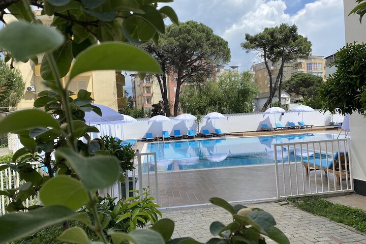 Pool 38 of 72