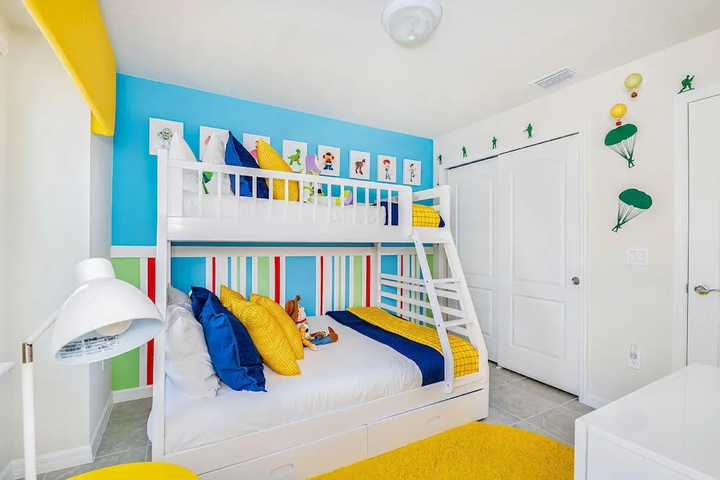 Room 3 of 25