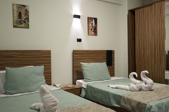 Room 12 of 40