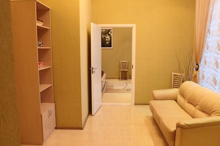 Room 8 of 37
