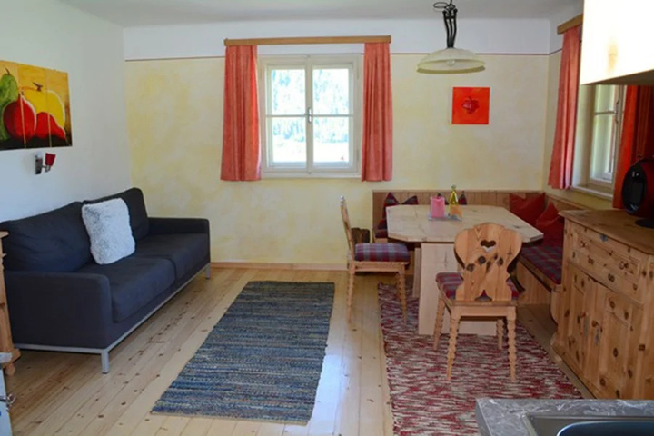 Room 16 of 19