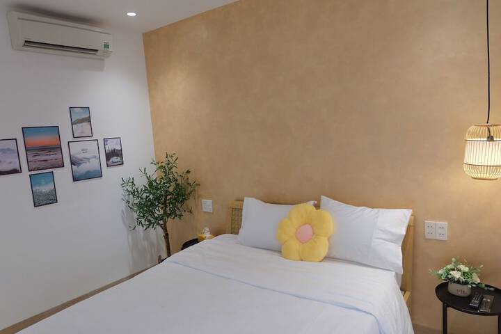 Room 5 of 20