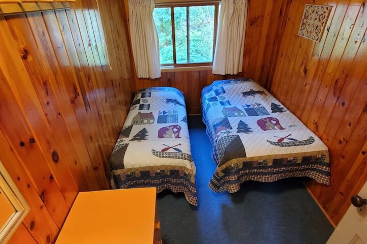 Room 42 of 195