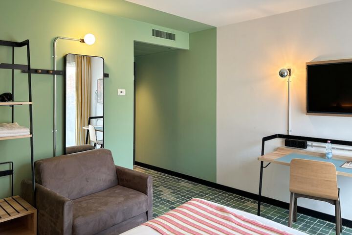 Room 17 of 24