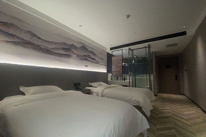 Room 18 of 18