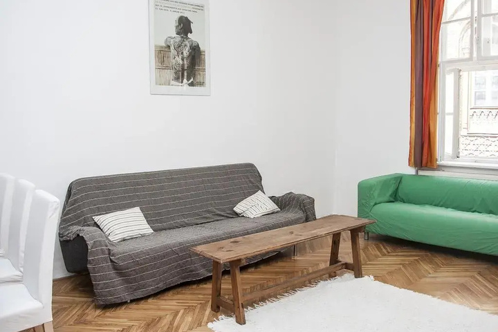 Room 2 of 10