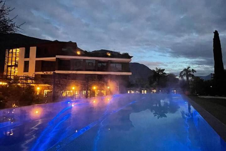 Pool 56 of 136