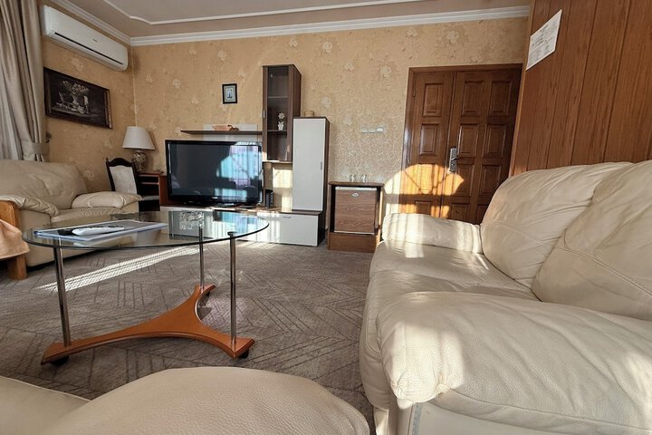 Room 51 of 83