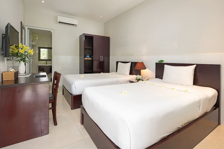 Room 6 of 80