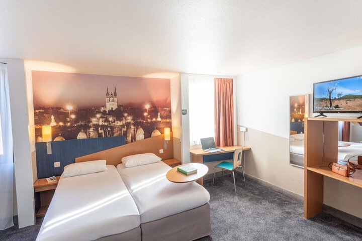 Room 21 of 66