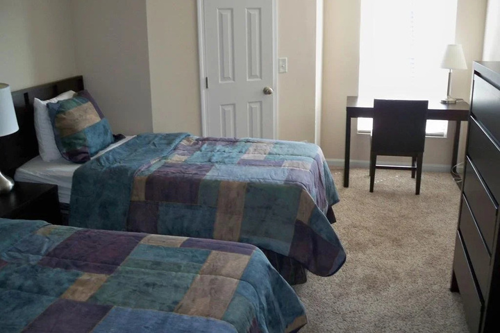 Room 4 of 10