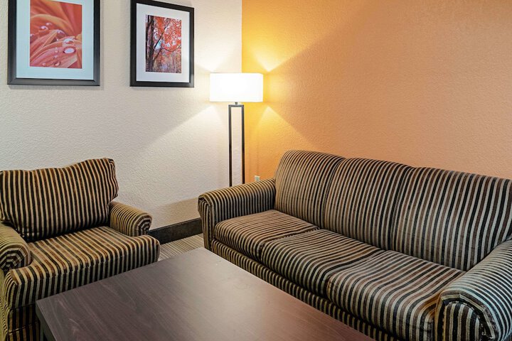 1 King Bed Efficiency Suite (1 of 5)
