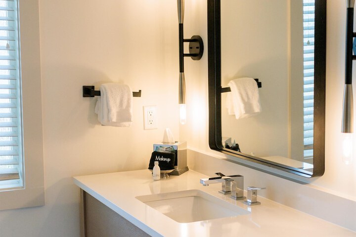 Room 110 of 220