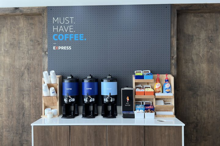 Breakfast/Coffee Service 31 of 37