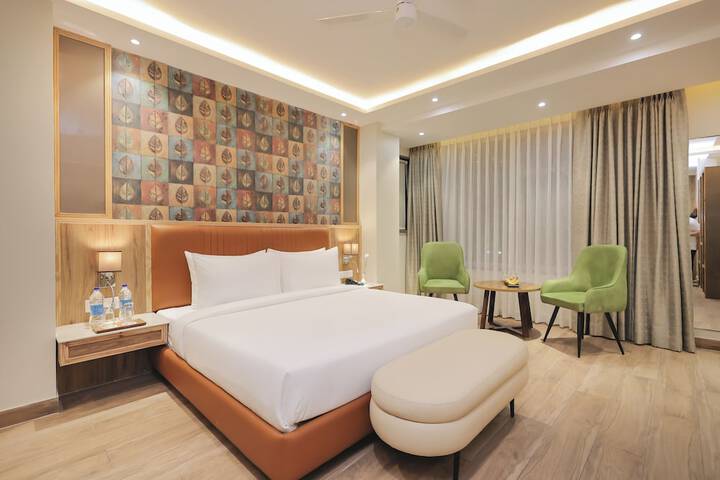 Room 33 of 109