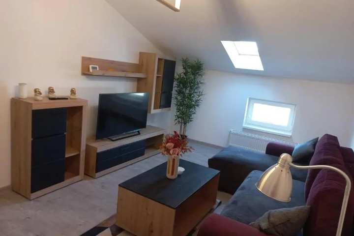 Room 4 of 12