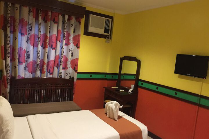 Room 10 of 83