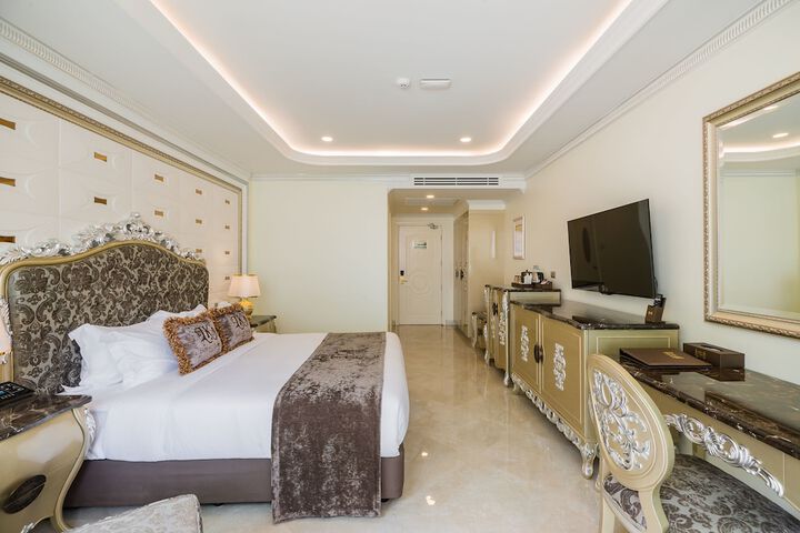 Room 7 of 40