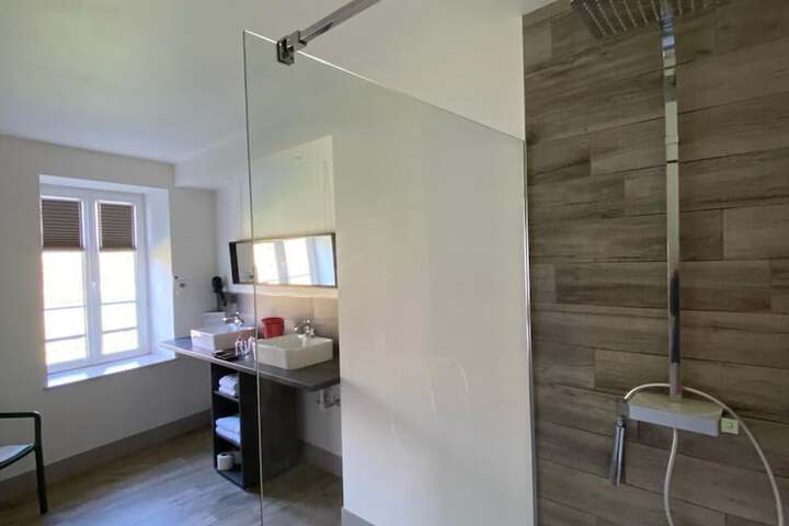 Room 16 of 63