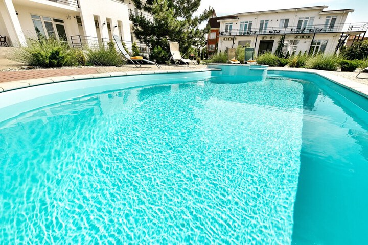 Pool 101 of 151