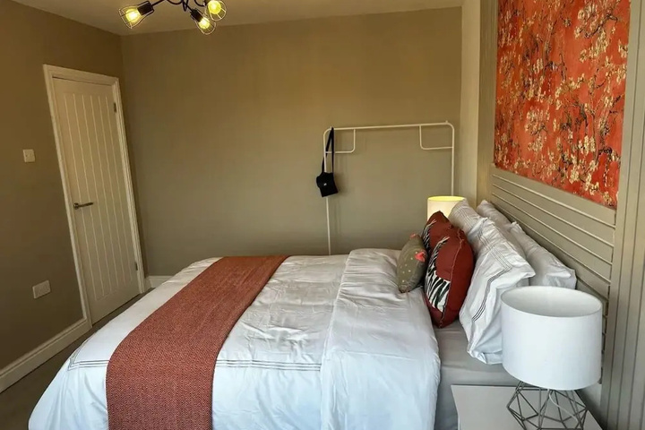 Room 3 of 12