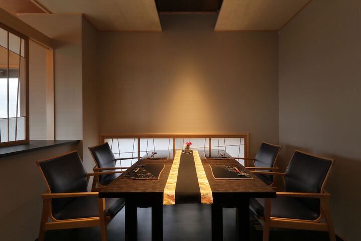 Dining 39 of 72