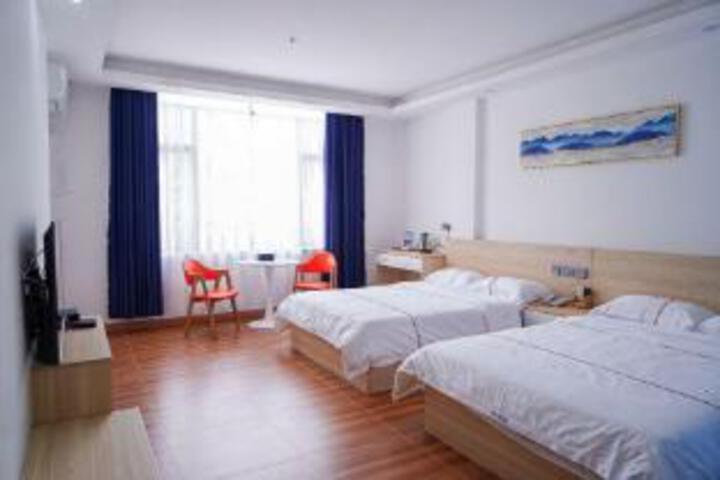 Room 5 of 7